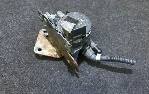 Jaguar S-Type Valve vacuum xw4e9c915ab xw4e-9c915-ab