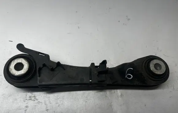 BMW 5 G30 G31 Rear upper control arm/wishbone 6867537