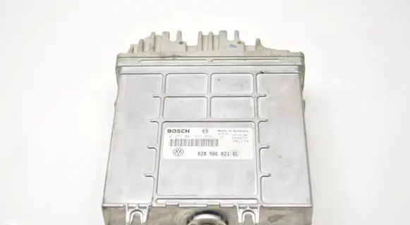 Volkswagen PASSAT B5 Engine control unit/module 028906021GL