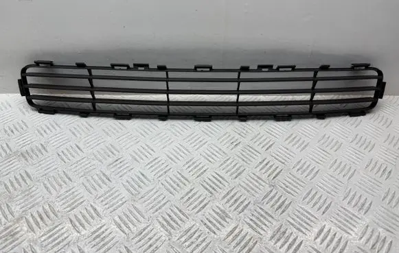 Toyota Avensis T250 Front bumper lower grill 5311205060 5311205060C