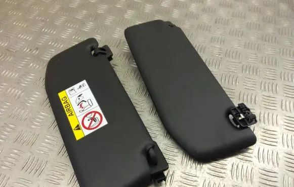 Opel Mokka X Sun visor