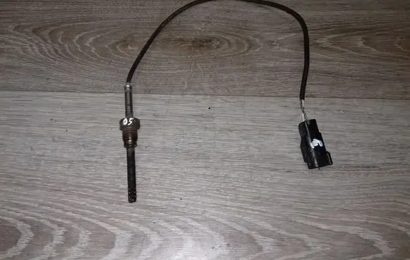 Volvo V70 Exhaust gas temperature sensor 0529110780052 30729648A