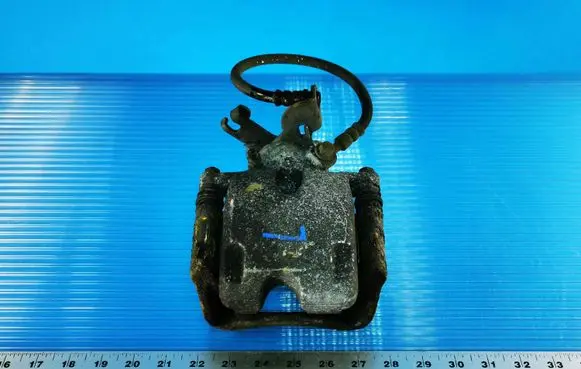 Opel Insignia A Rear brake caliper