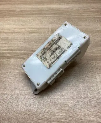 Nissan Maxima A34 Seat control module 28565ZK10A