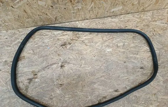 Citroen DS5 Rear door rubber seal (on body) 