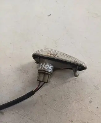 Mercedes-Benz Vaneo W414 Front fender indicator light