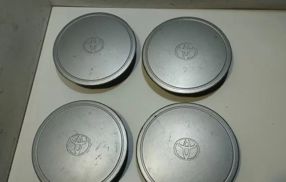 Toyota Avensis T250 Original wheel cap