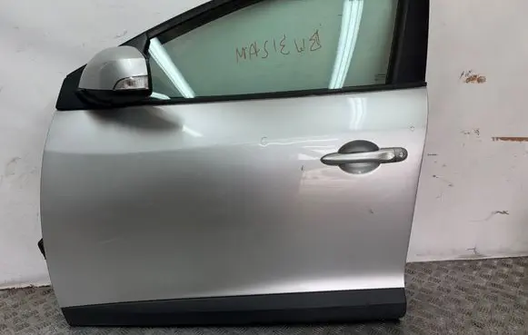 Renault Megane III Front door