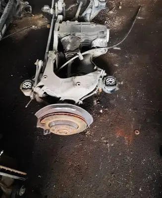 Audi A8 S8 D3 4E Rear axle beam with reductor 