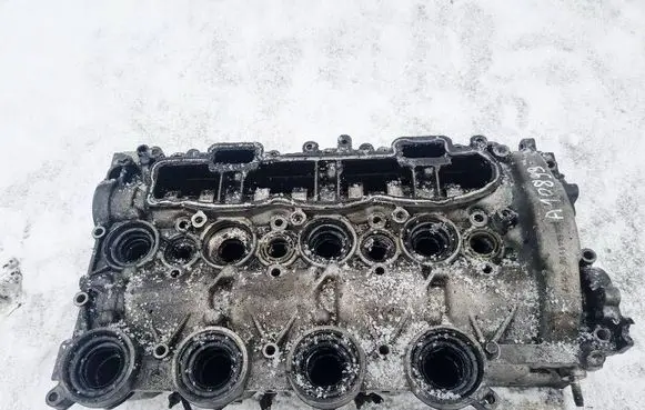 Peugeot 407 Engine head 9655911480