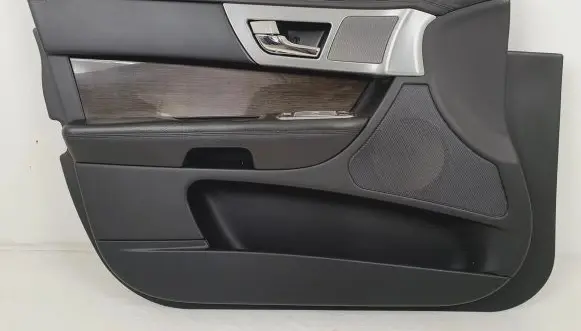 Jaguar XF X250 Front door card panel trim 8X23-5423713-E