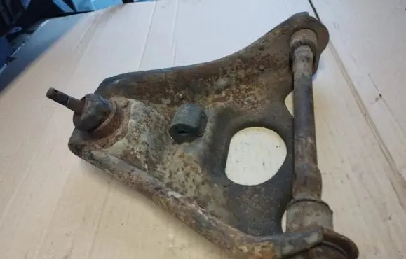 Lincoln Navigator Front lower control arm/wishbone