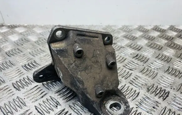 Audi A4 S4 B5 8D Gearbox mounting bracket 8D0399114AH