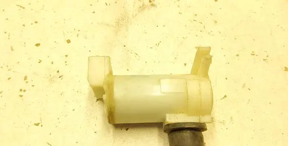Nissan X-Trail T30 Windscreen/windshield washer pump 2224624A