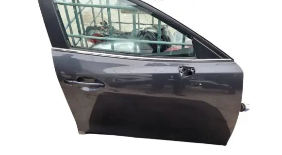 Mazda 3 III Front door