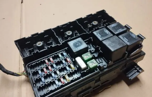 Ford Taurus Fuse box set YF1T14B205CE