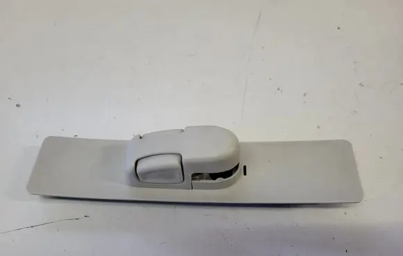 Honda CR-V Seat belt height adjuster 
