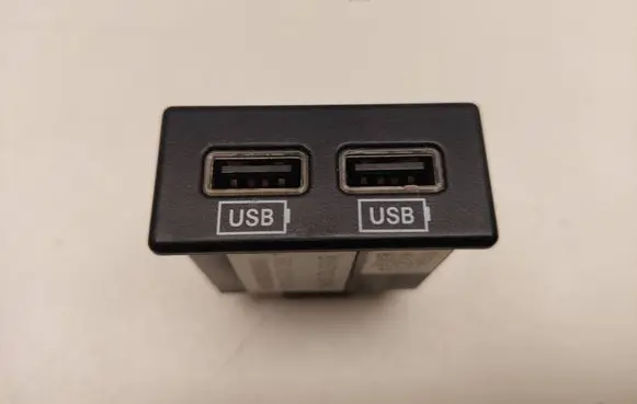 Dodge Durango III USB socket connector 68145567AA