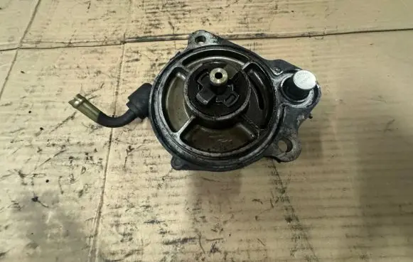 Toyota Yaris Vacuum pump 1GP6002