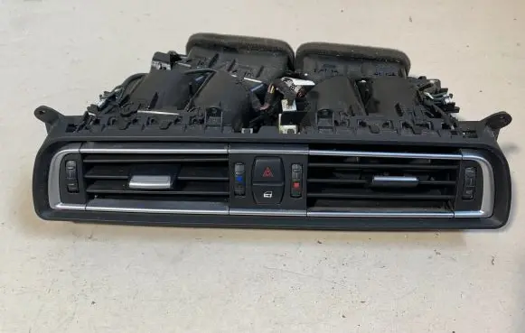 BMW 7 F01 F02 F03 F04 Dash center air vent grill 9115860