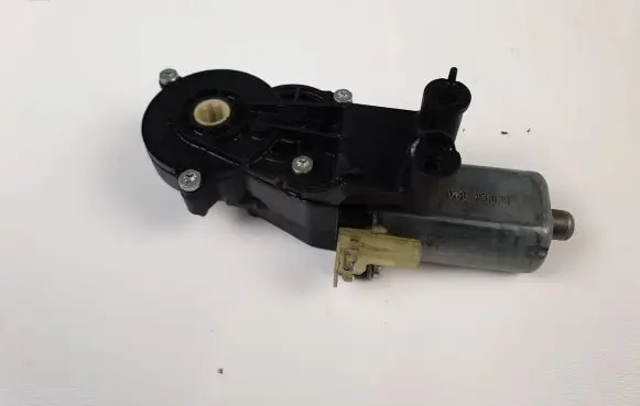 Mercedes-Benz ML W164 Seat adjustment motor 390203211