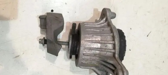 Engine mount bracket