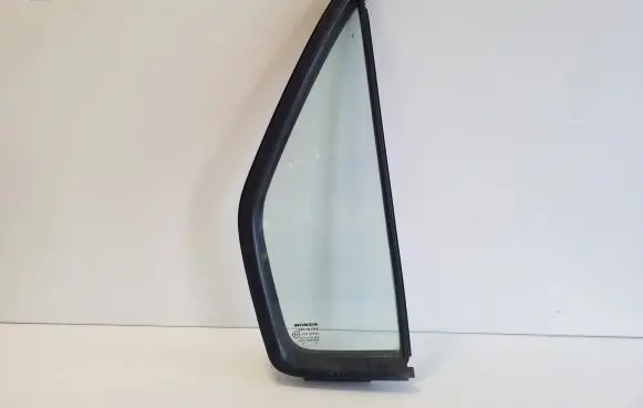 Honda CR-V Rear vent window glass 