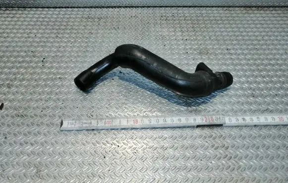 Mercedes-Benz Vito Viano W639 Breather hose/pipe A6110100082