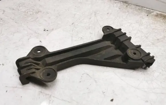 Audi A6 S6 C4 4A Front bumper mounting bracket 4A0807284A