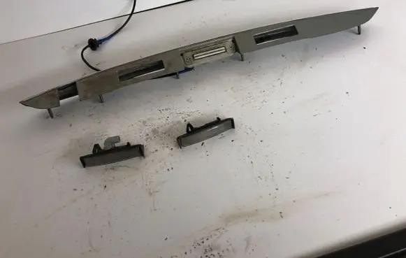 Lexus RX 330 - 350 - 400H Trunk door license plate light bar 