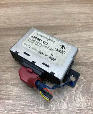 Audi A6 S6 C4 4A Alarm control unit/module 4A0951173 960287