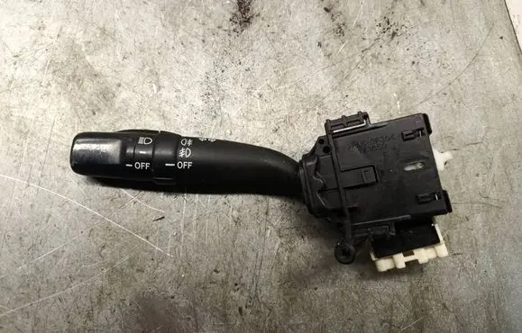 Toyota Corolla Verso AR10 Indicator stalk 173650