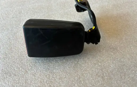 Mercedes-Benz C AMG W204 Middle seatbelt buckle (rear) A2048602569 34043154 2048602569