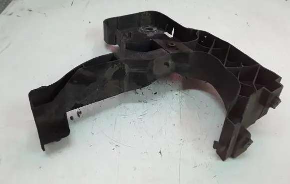 Renault Megane II Front bumper mounting bracket 8200137495
