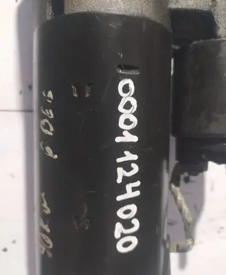 Volkswagen PASSAT B5.5 Starter motor 0001124020