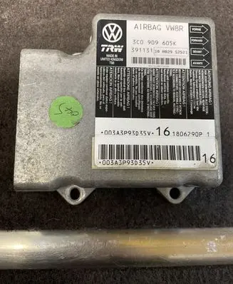 Volkswagen PASSAT B6 Airbag control unit/module 3C0909605K