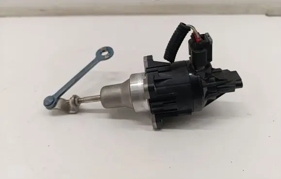 Nissan X-Trail T33 Turbo charger electric actuator 4933118020