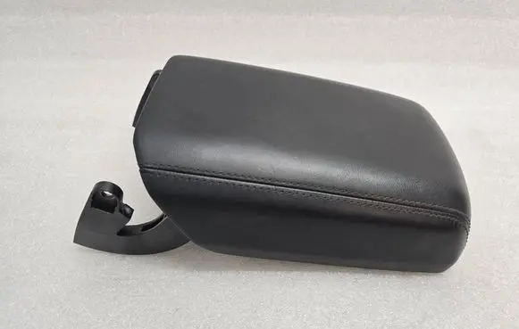 Porsche Macan (95B) Armrest 