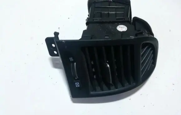 Hyundai Santa Fe Dash center air vent grill 974802b900 97480-2b900