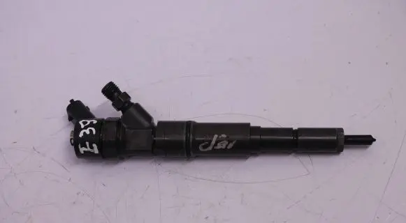 BMW 5 E39 Fuel injector 0445110048 1409 28815