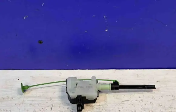 Volvo XC70 Fuel cap release pull handle 31299107