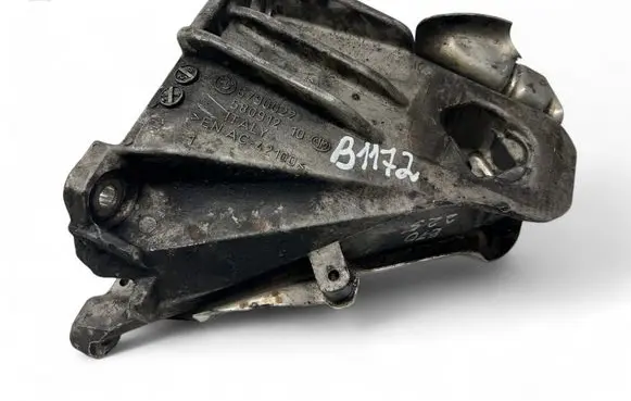 BMW X5 E70 Engine mount bracket 6790022