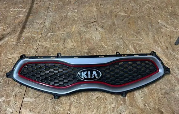 KIA Picanto Front bumper upper radiator grill 1Y300