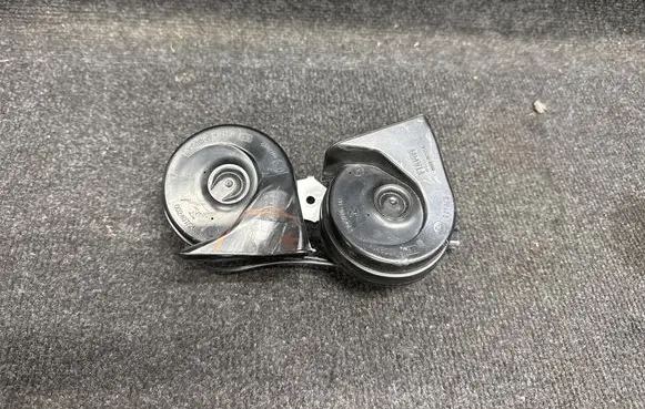 Ford Explorer VI Horn signal L1MT13A803AB