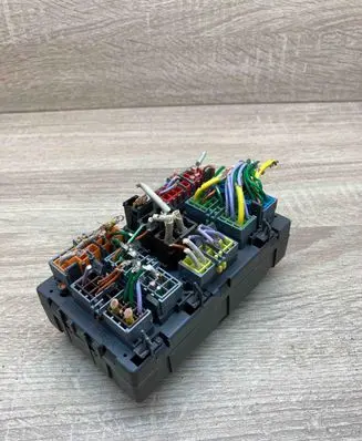 Peugeot 206 Fuse module PSA94534 1135100
