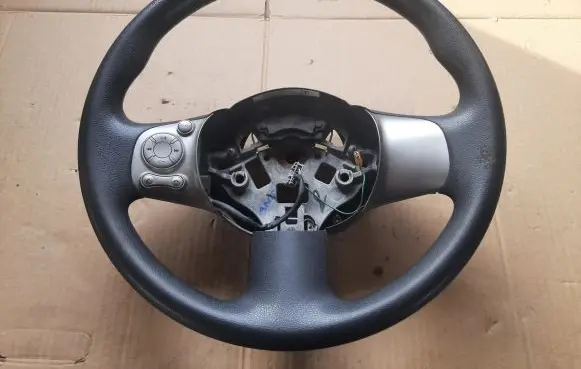 Nissan Micra Steering wheel