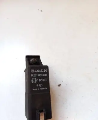 Volkswagen PASSAT B6 Glow plug pre-heat relay 0281003038