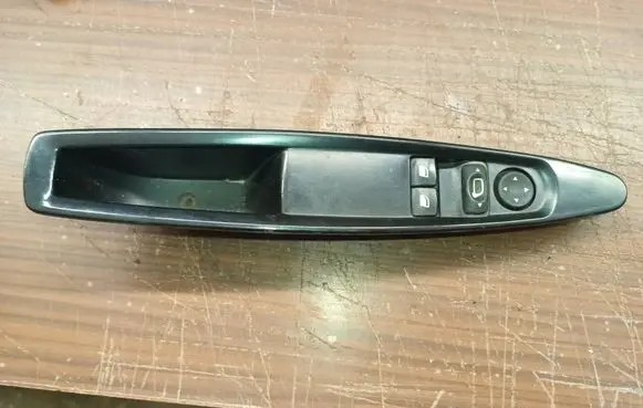 Citroen C4 I Electric window control switch 9651464277