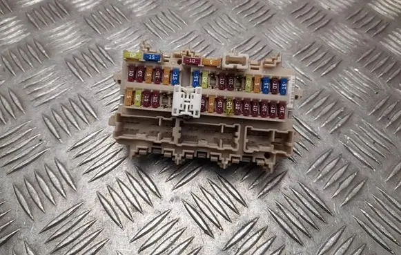 Nissan Navara D23 Fuse box set 4KJ0A