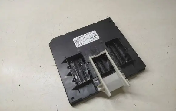 Volkswagen PASSAT B8 Comfort/convenience module 5Q0937086AK F005V01739